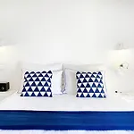 Apartamento Loukia & *