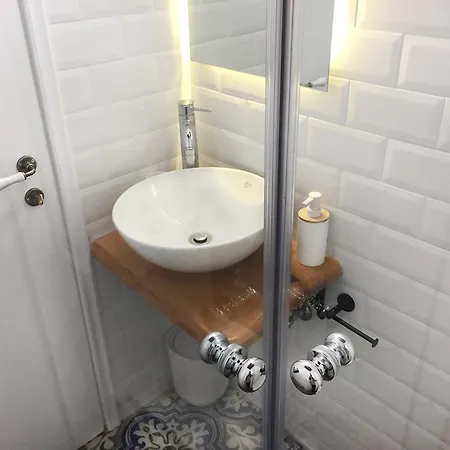 Loukia & Apartment Kini