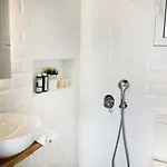 Apartament Loukia & *