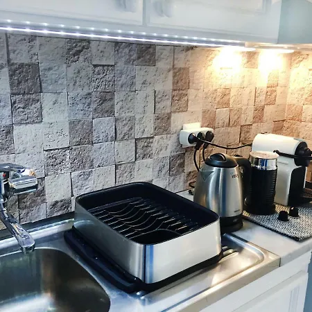 Διαμέρισμα Loukia & *