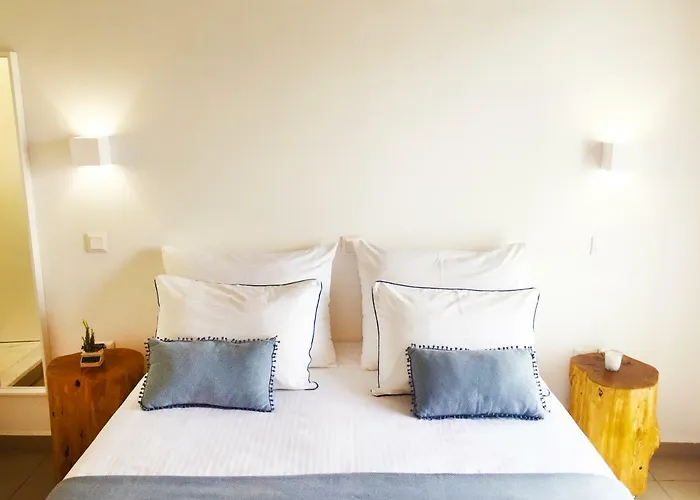 Loukia & * 金尼昂